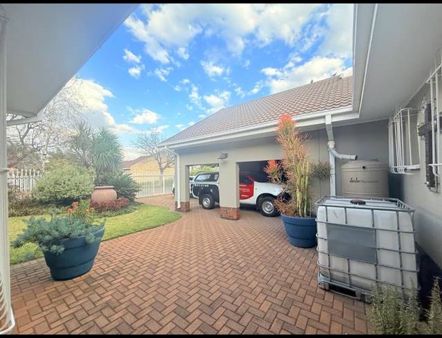 3 BEDROOM HOUSE FOR SALE IN VANDERBIJLPARK SE 2